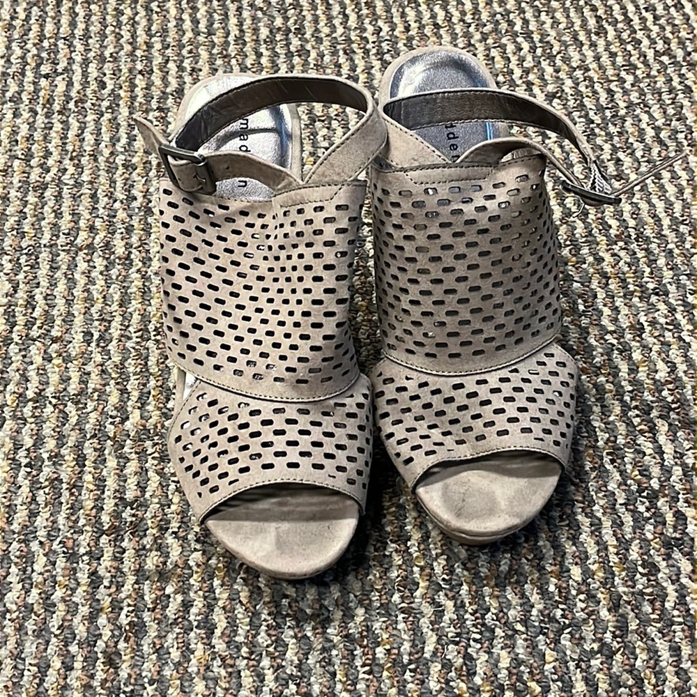 Steve Madden platform sandals